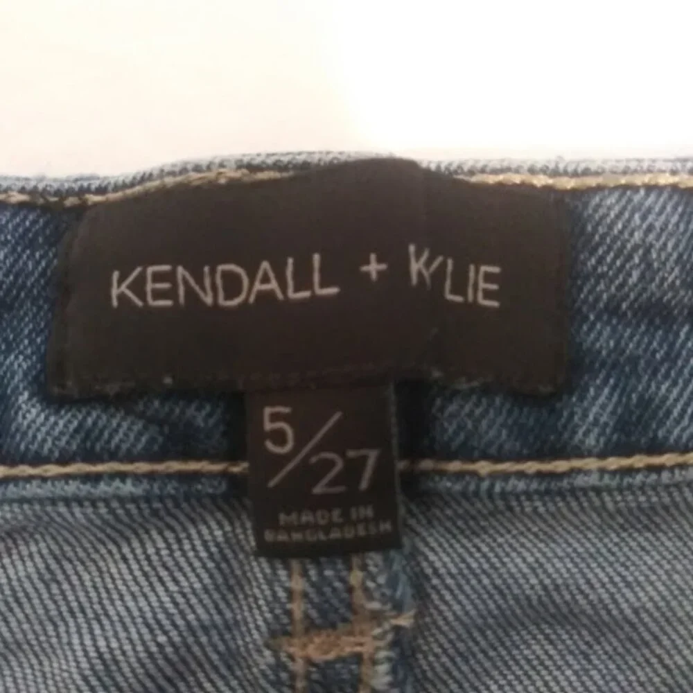 Kendall & Kyle women's junior's size 5/27 distressed high rise shorts
